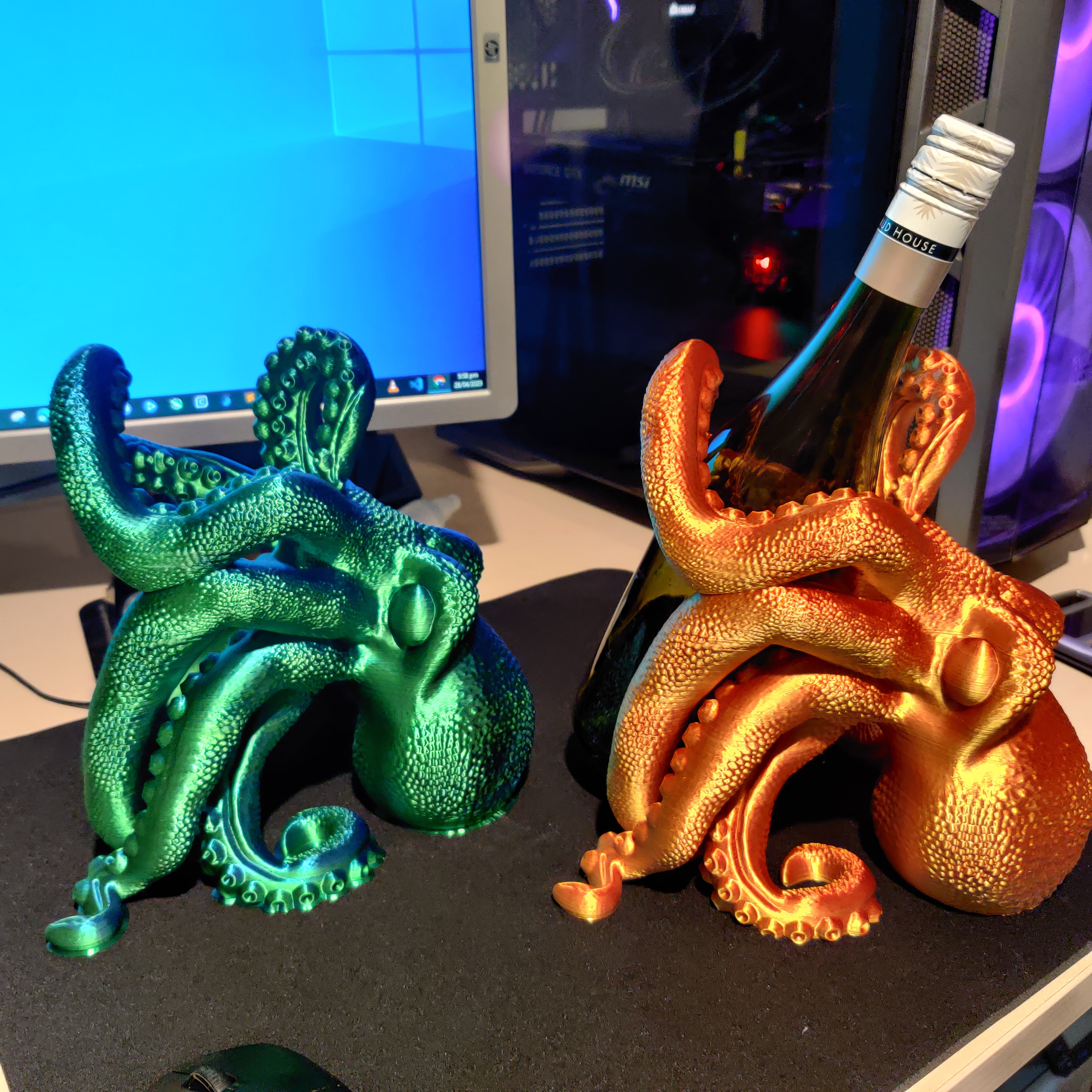 Iridescent octopus bottle holder 3D print.